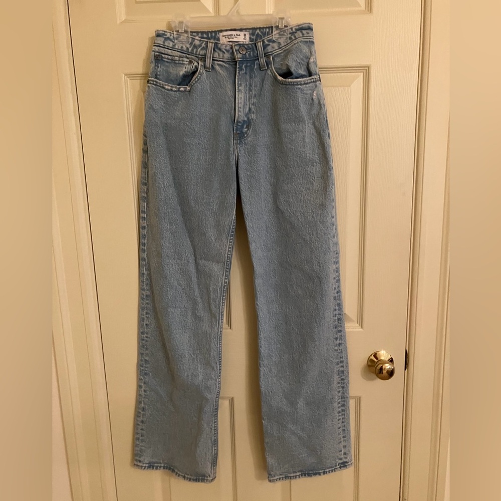 Abercrombie Women’s Light Wash Jeans